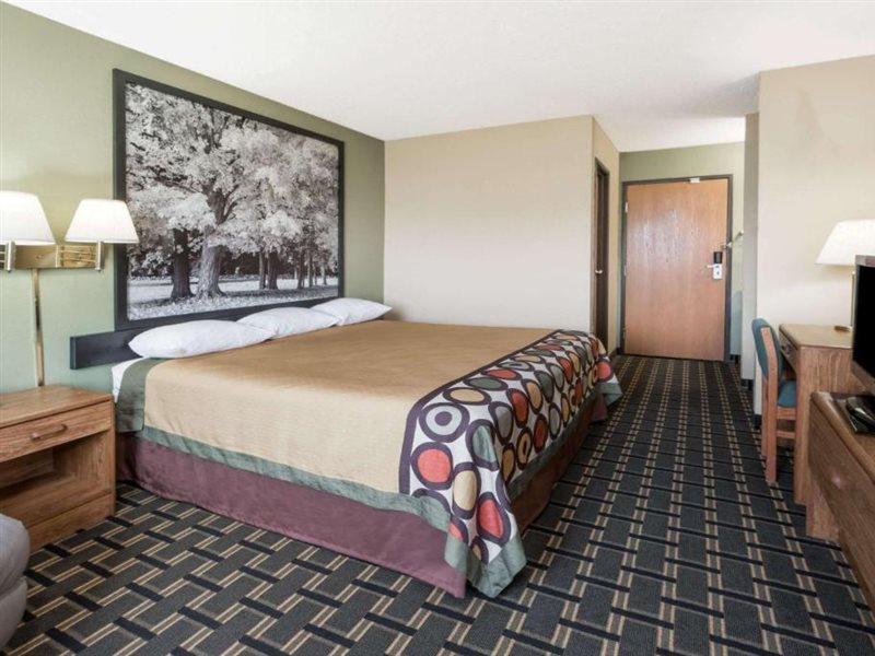 Super 8 By Wyndham Greenville Exterior foto